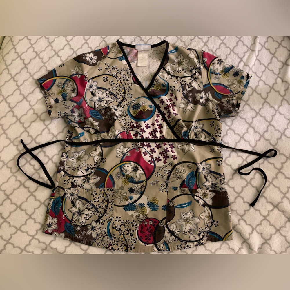 SB scrub top